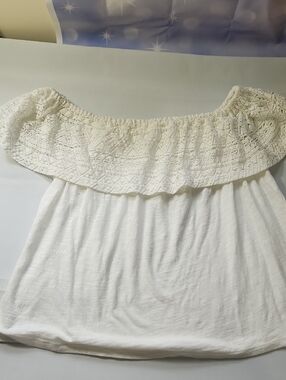 Lucky Brand Cream Off-Shoulder Lace Ruffle Blouse